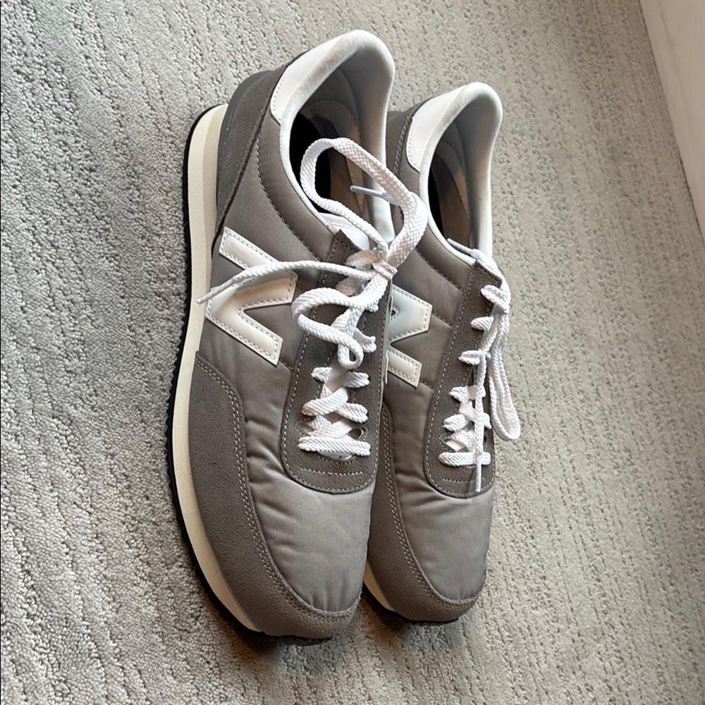 New Balance Men's 720 Grey Sneakers size 13 NWOB